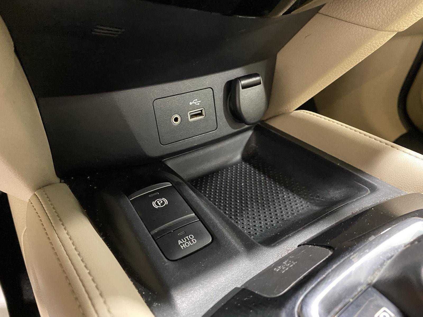 Used 2020 Midnight Pine Metallic Nissan SL image 27