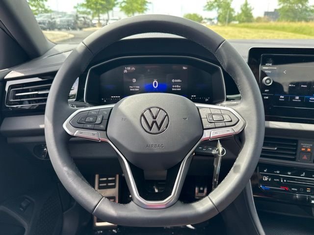 New 2026 Pure White Volkswagen 1.5T Sport image 41