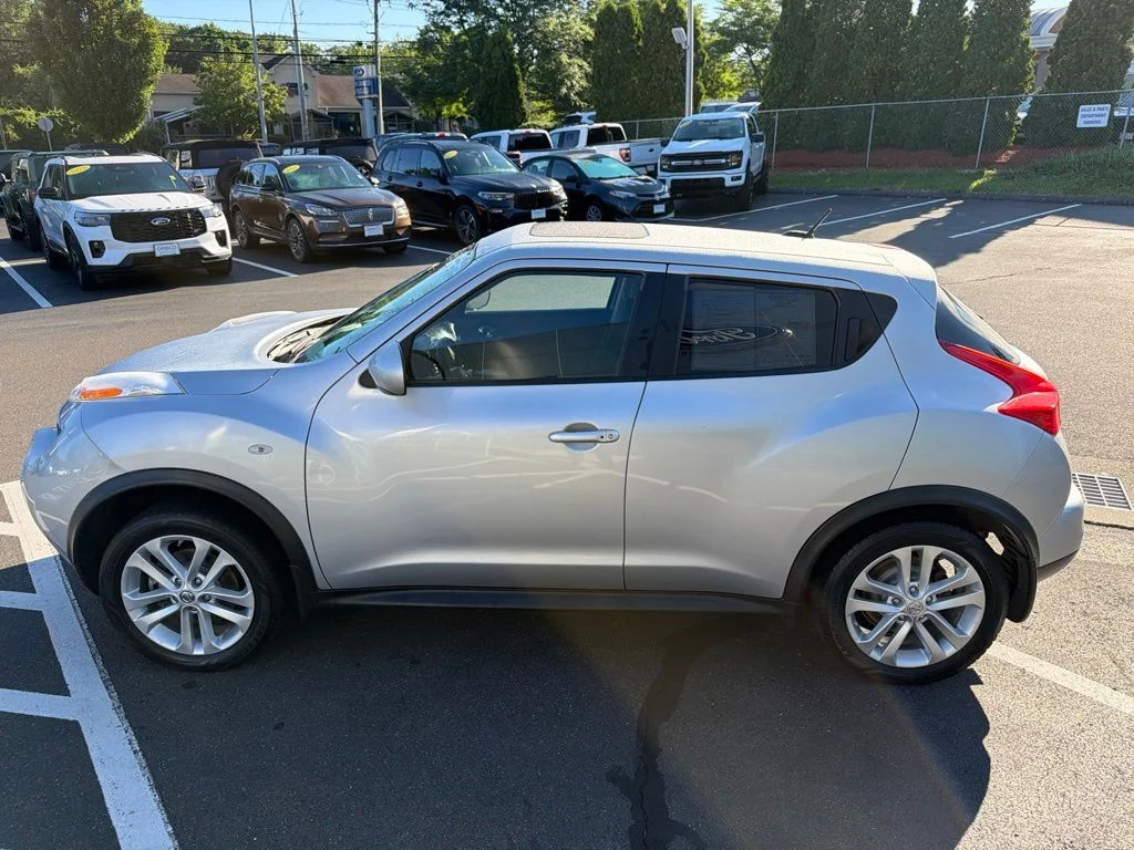 Used 2013 Brilliant Silver Nissan SV image 6