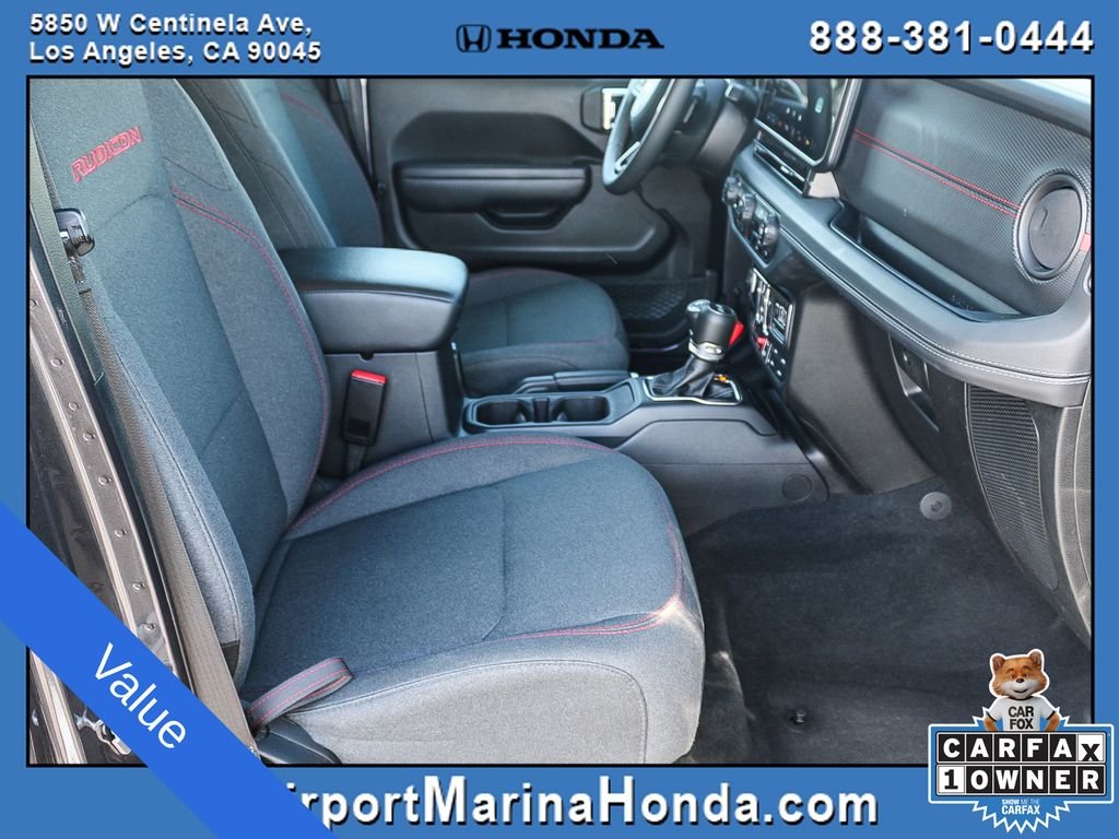 Used 2025 Crystal Metallic Jeep Rubicon image 20