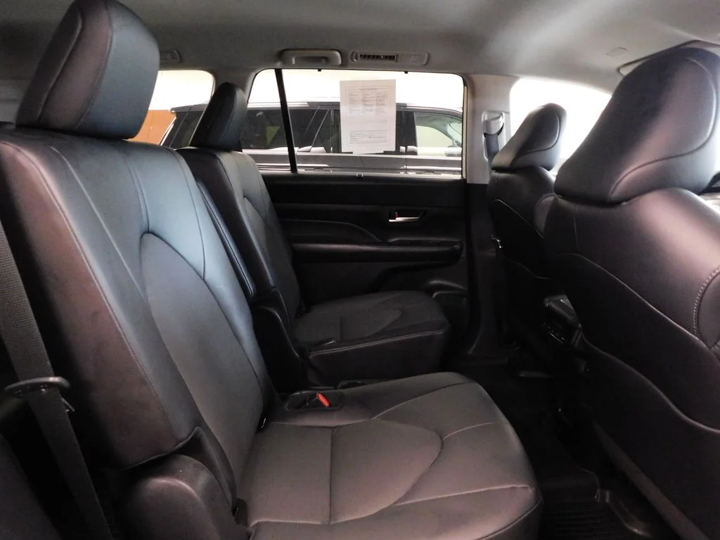 Used 2024 Cream Toyota XLE image 55