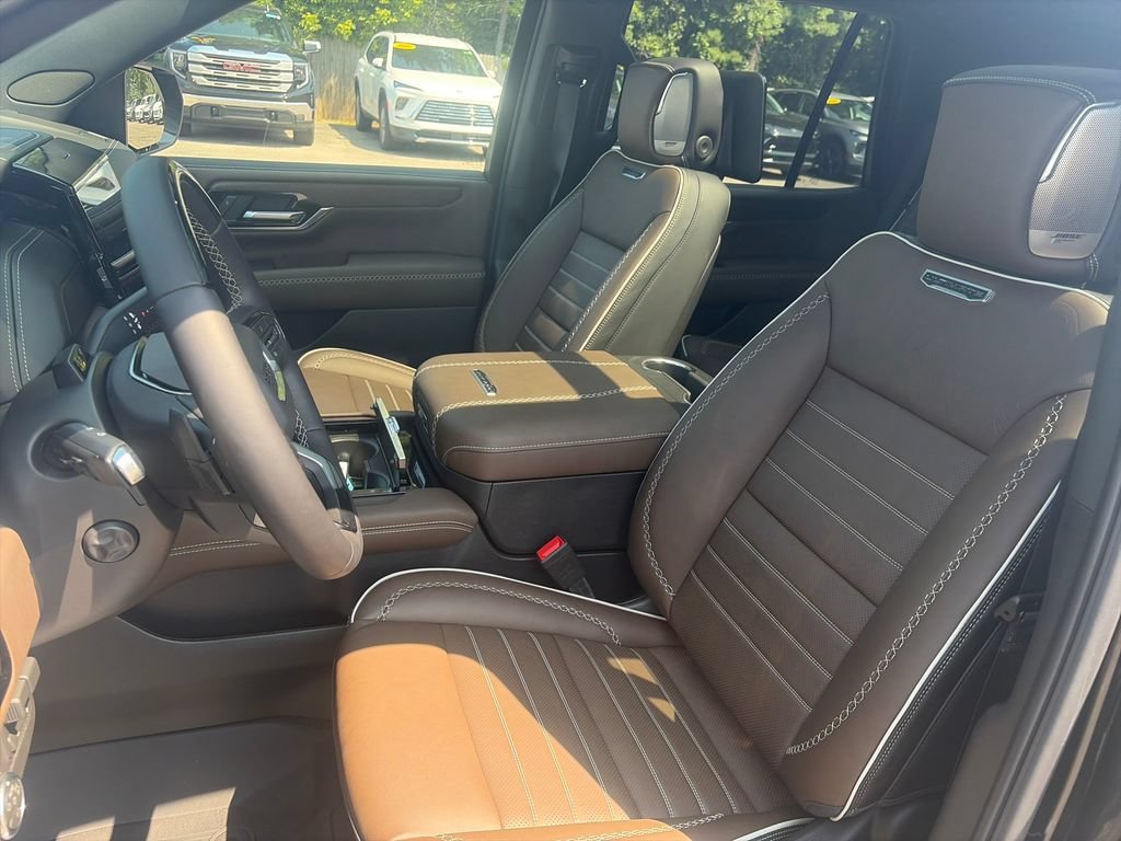 2026 GMC Yukon Denali Ultimate - Photo 17