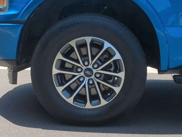 Used 2020 Blue Ford XLT image 19