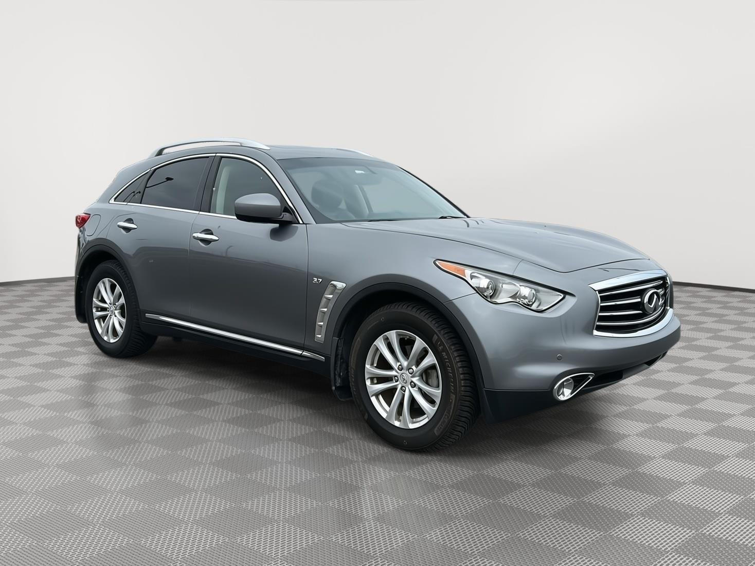 2015 INFINITI QX70 Base
