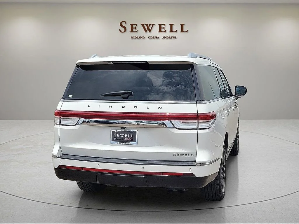 Used 2022  Lincoln Black Label image 5
