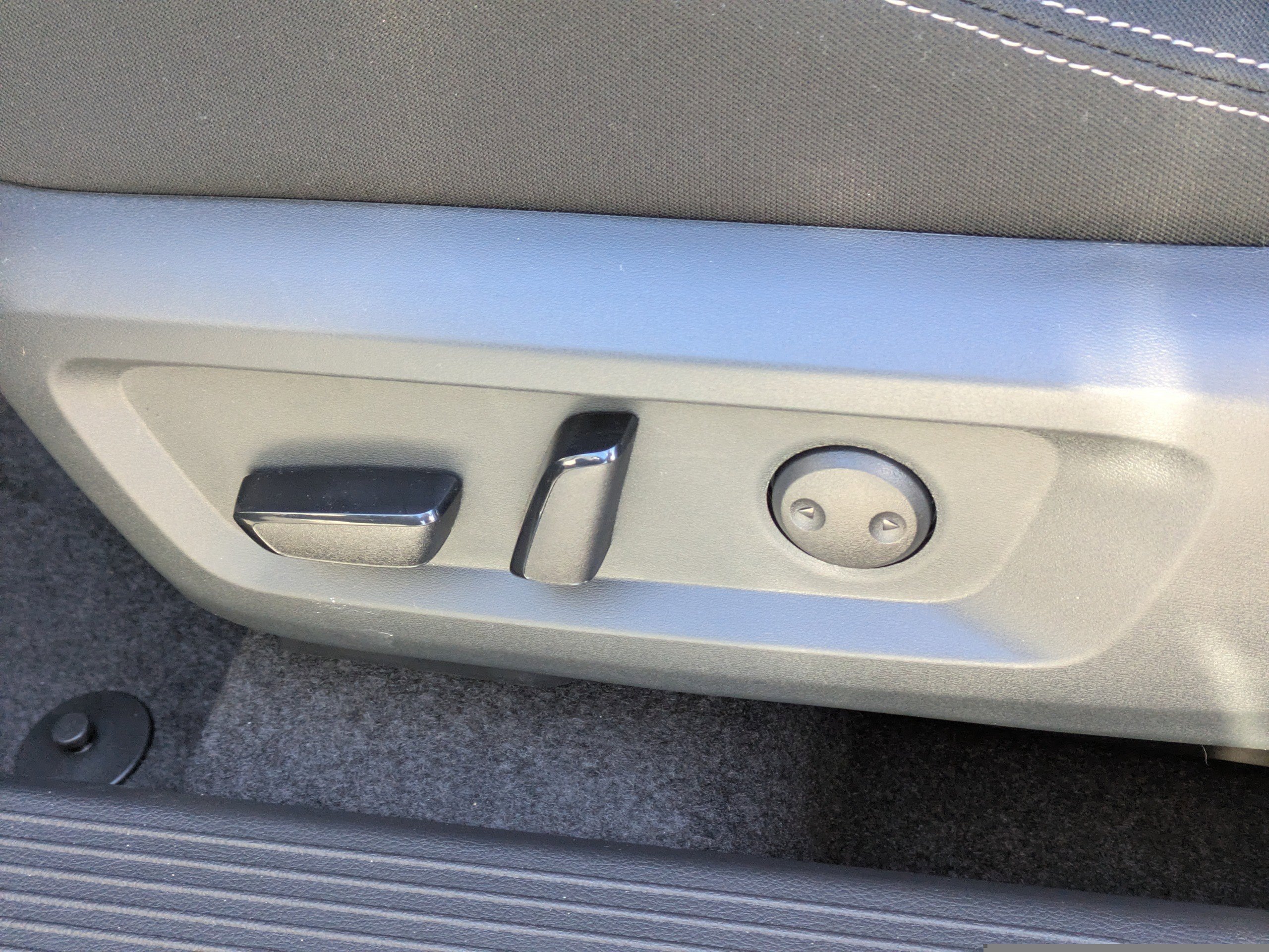 New 2027 Everest White Pearl Tricoat Nissan SV image 21