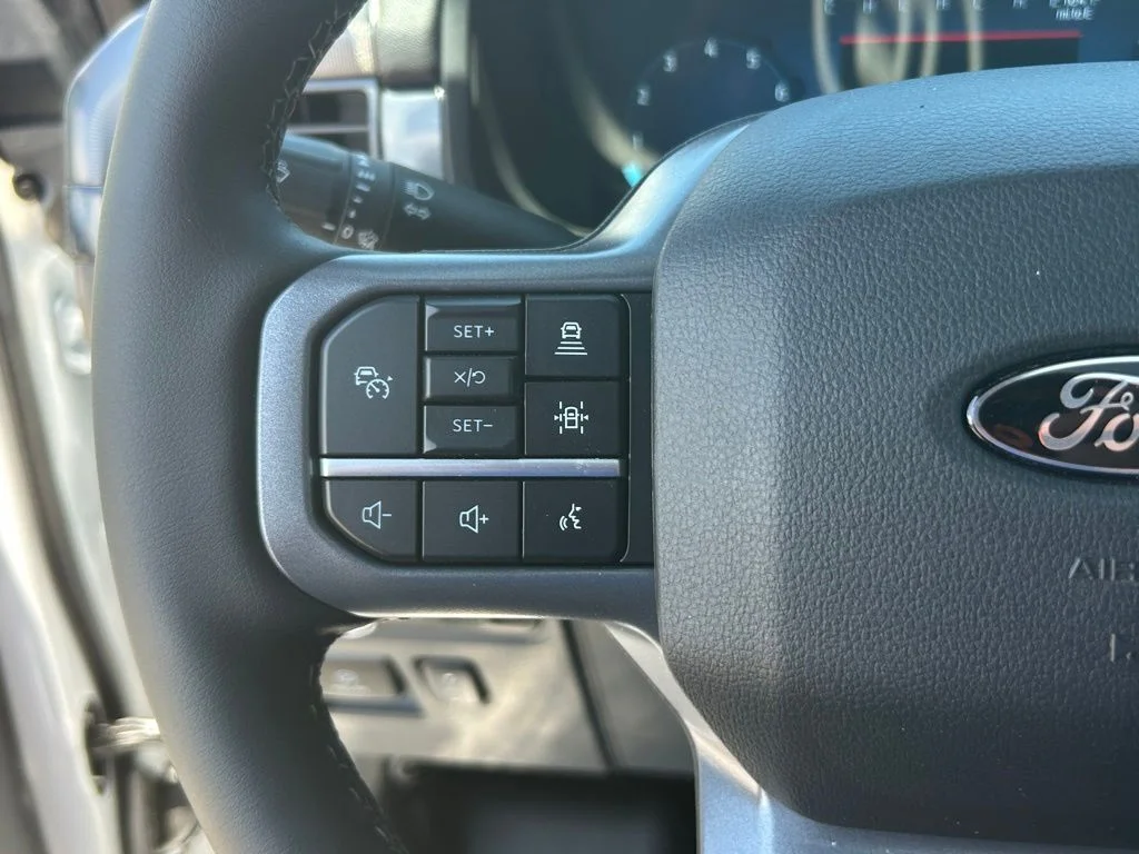New 2026 Oxford White Ford Lariat image 43