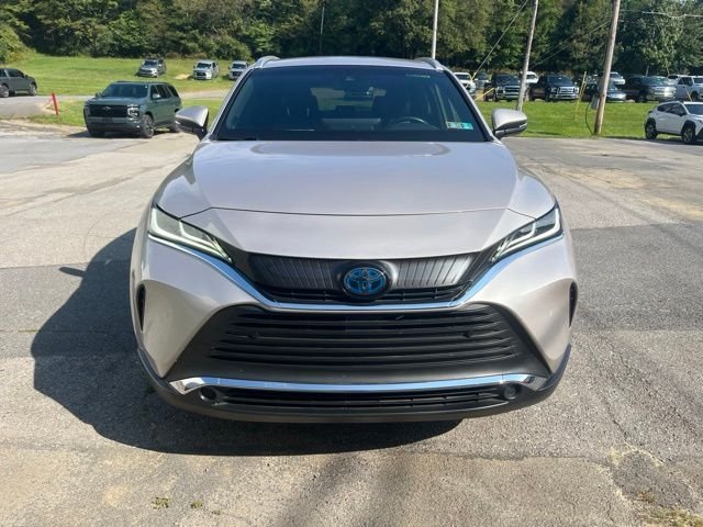 Used 2021 Silver Toyota XLE image 11