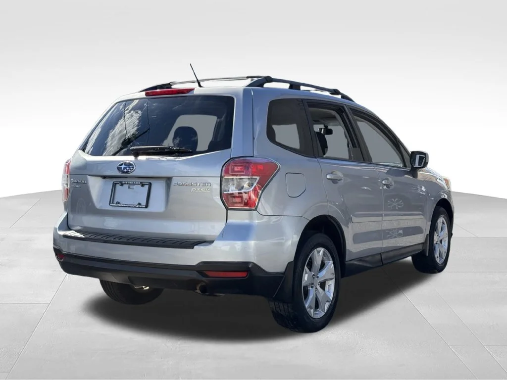 Used 2015 Silver Subaru 2.5i Premium image 7