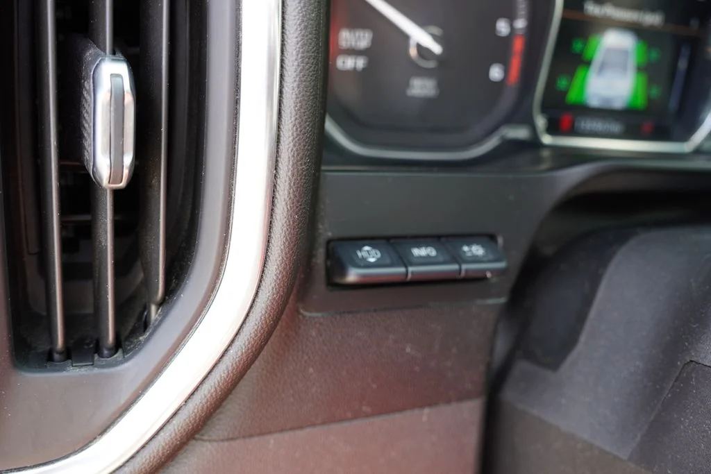 Used 2020 Onyx Black GMC AT4 image 29