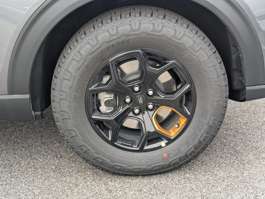New 2026 Carbonized Gray Metallic Ford Tremor image 12