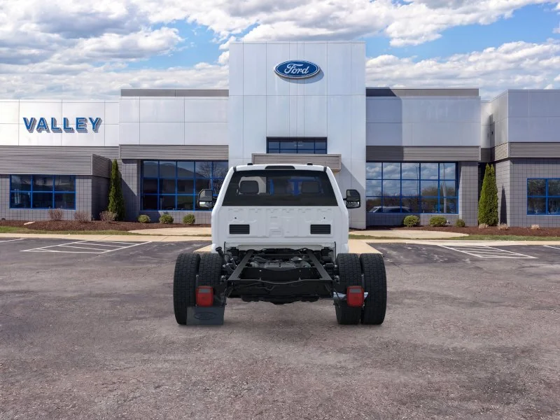 New 2026 Oxford White Ford F-550® XL image 32