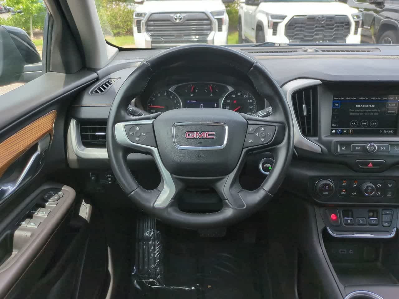 Used 2019 Ebony Twilight Metallic GMC SLE image 15