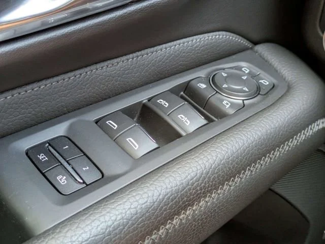 Used 2021 Onyx Black GMC Denali image 29