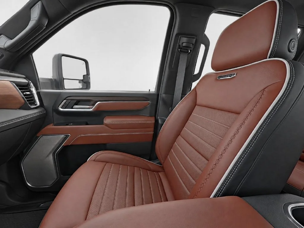Used 2025 Silver GMC Denali Ultimate image 16