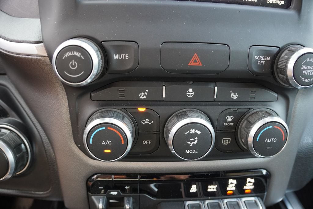 Used 2019 Diamond Black Crystal Pearlcoat Ram Big Horn image 6