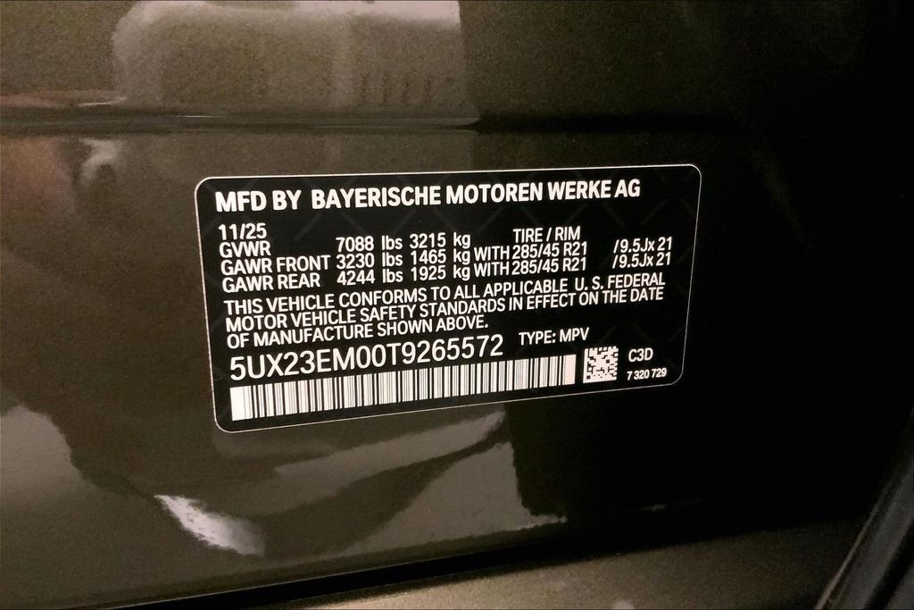 Used 2026 Manhattan Green Metallic BMW  image 32