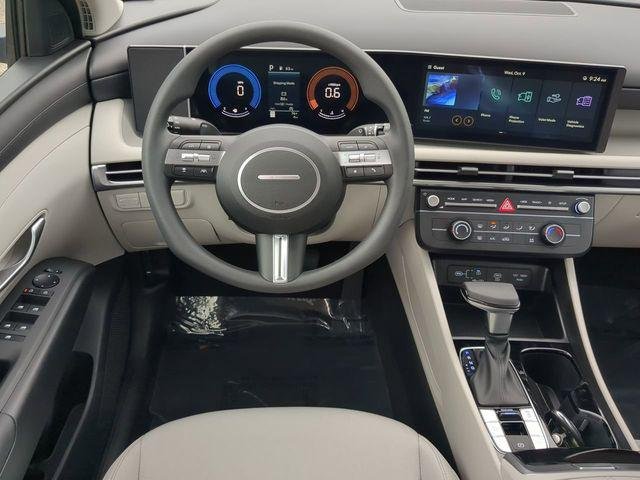 New 2025 Silver Hyundai SE FWD image 16