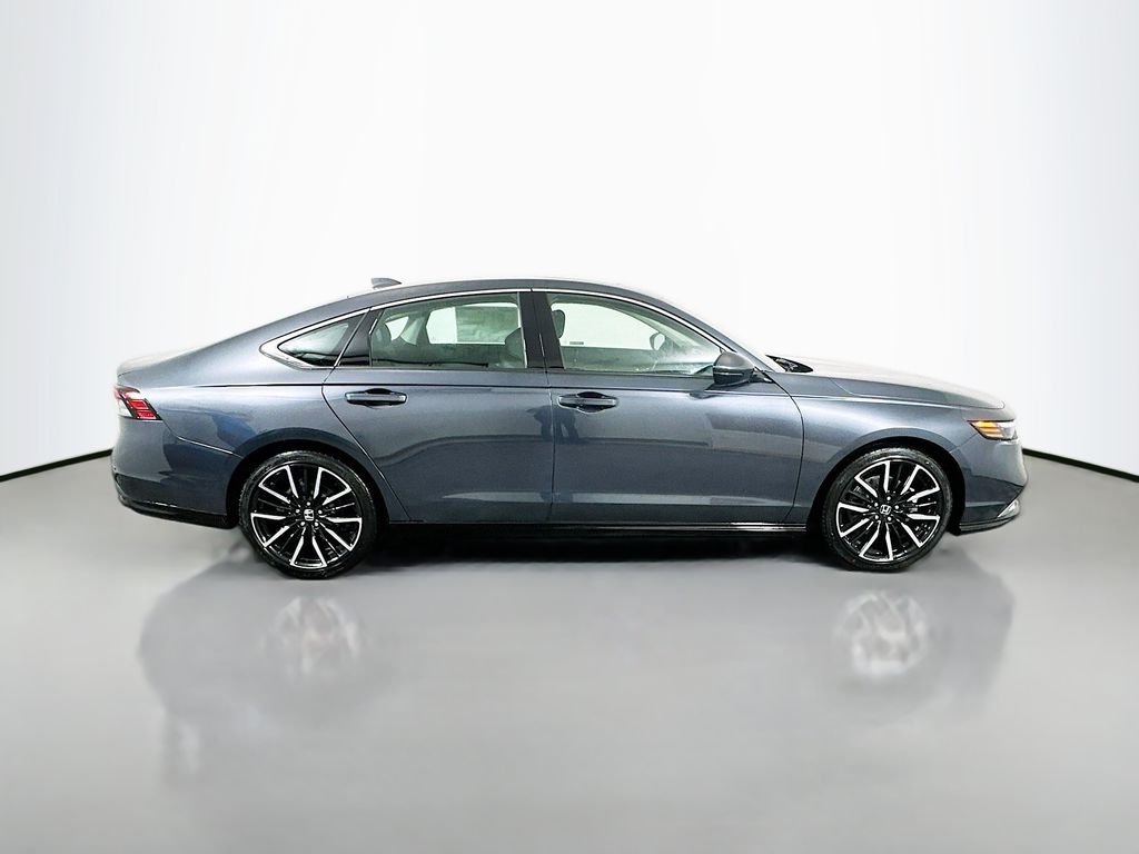 New 2026 Meteorite Gray Metallic Honda Touring Hybrid image 4