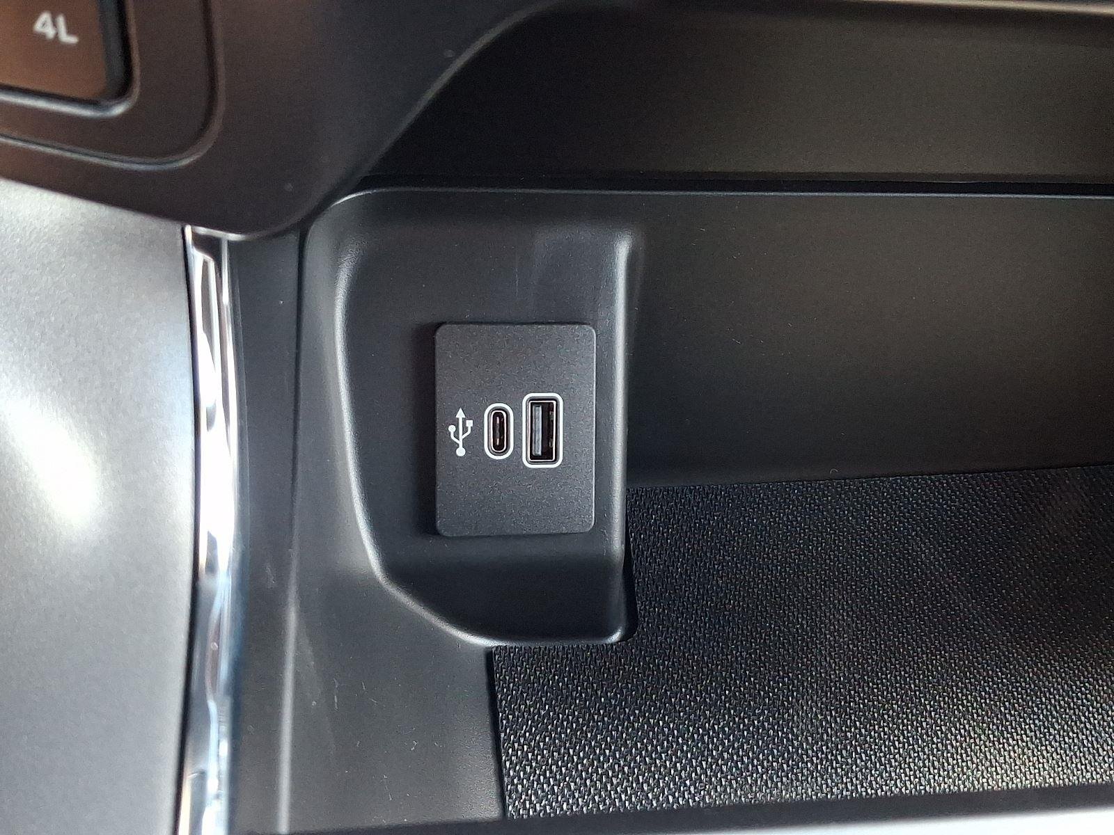 New 2026 Oxford White Ford XLT image 16
