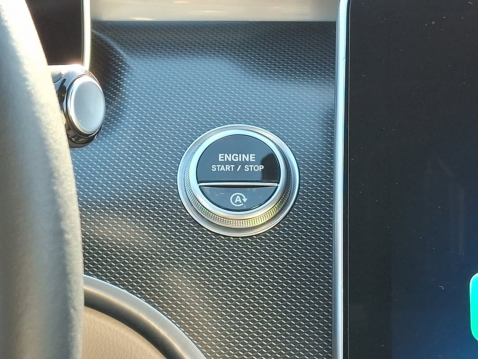 2025 Mercedes-Benz C-Class Sedan C 300 - Photo 22