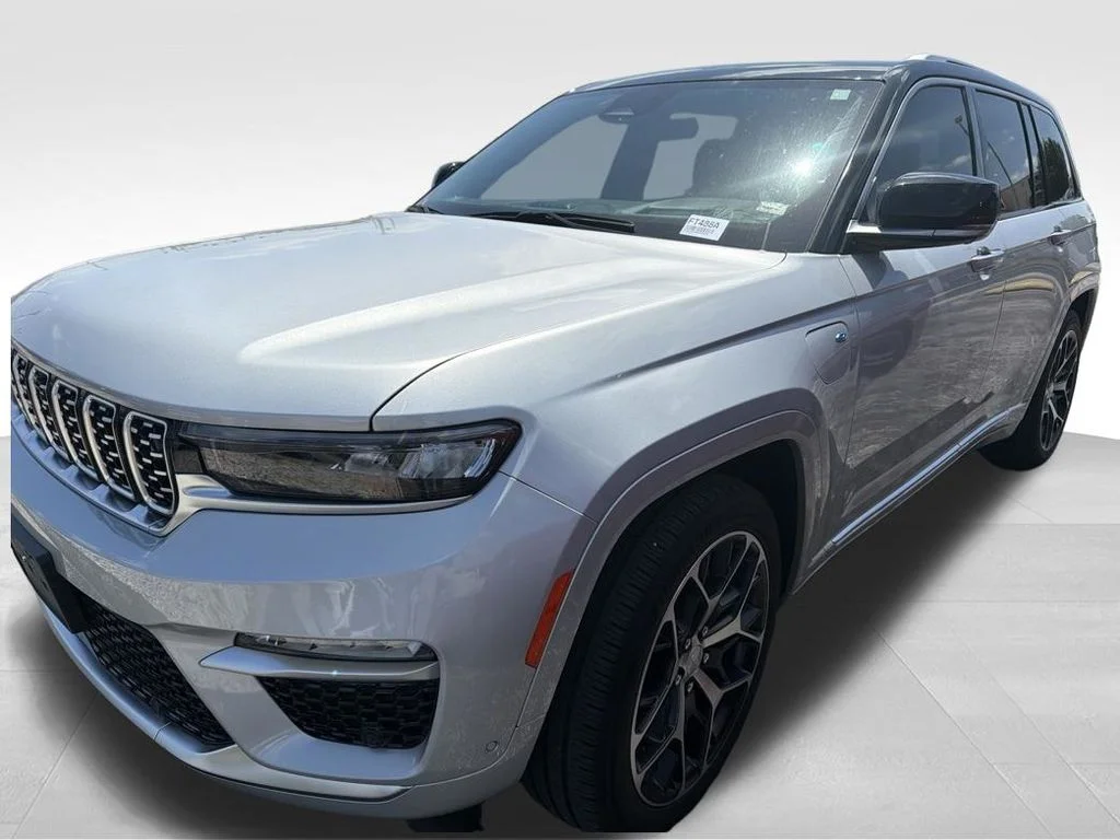 Used 2022 Silver Jeep Summit Reserve 4xe image 6