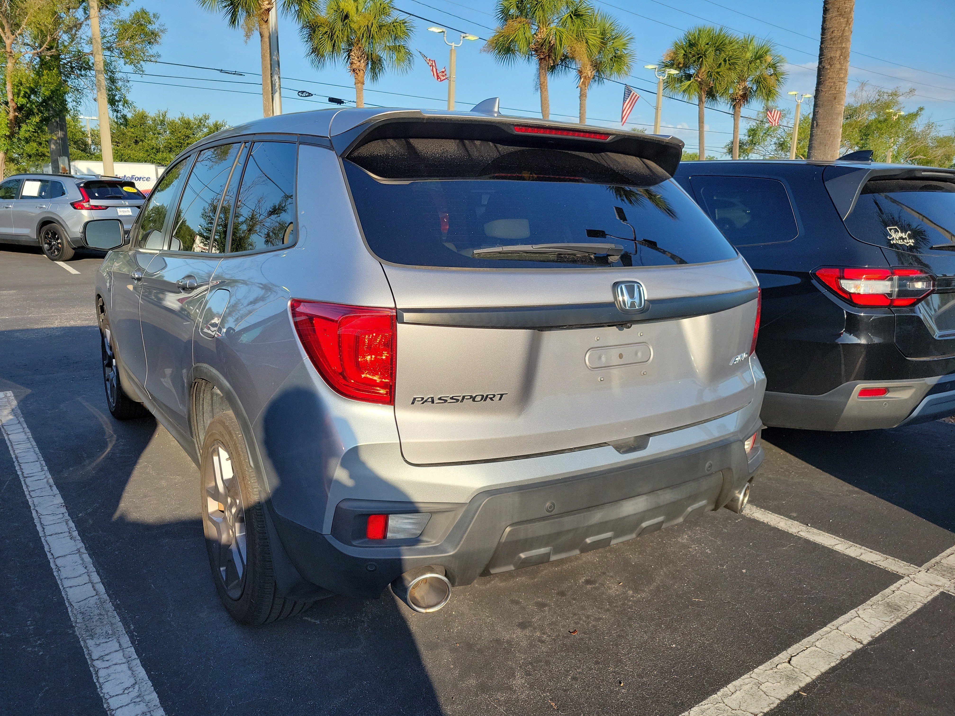 Certified Used 2023 Lunar Silver Metallic Honda AWD EX-L image 31