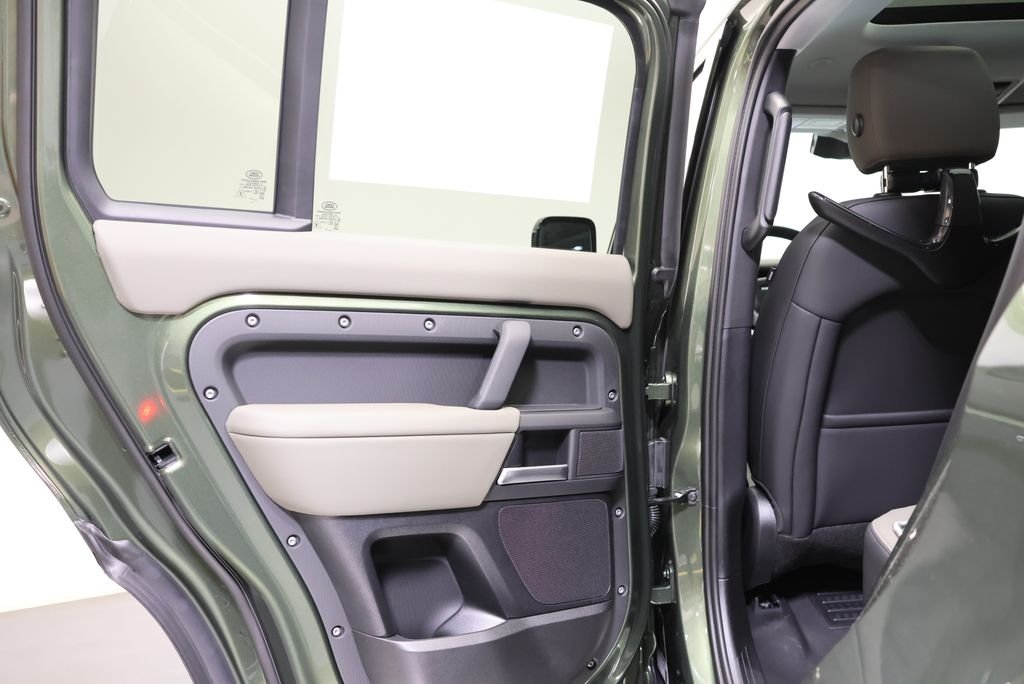 New 2026 Woolstone Green Land Rover S image 30
