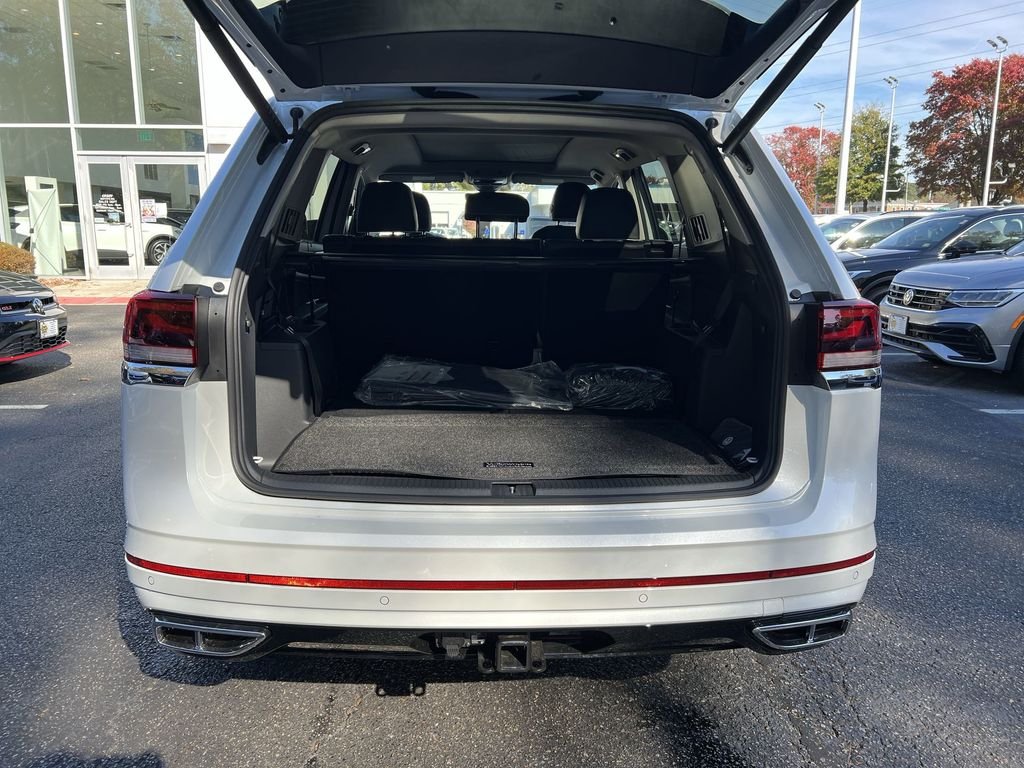 Used 2025 Opal White Pearl Volkswagen 2.0T SEL Premium R-Line image 30
