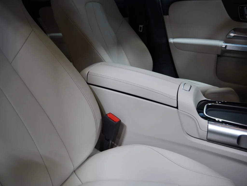 Certified Used 2026 Polar White Mercedes-Benz GLB 250 image 32