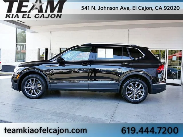 Used 2023 Black Volkswagen 2.0T SE image 6