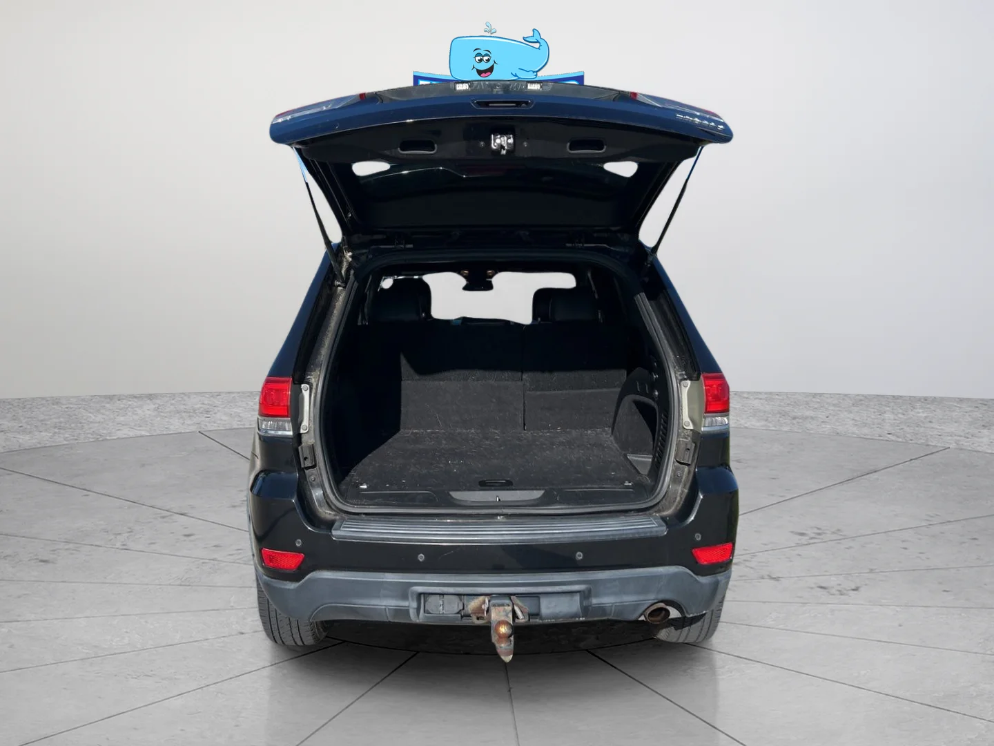 Used 2016 Brilliant Black Crystal Pearlcoat Jeep Laredo image 32