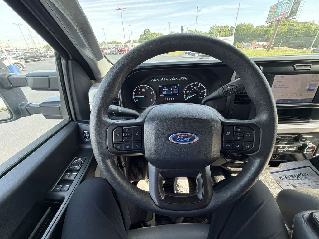 Used 2025 White Ford XL image 20
