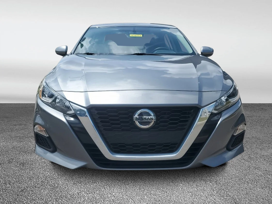 Used 2019 Gun Metallic Nissan 2.5 S image 2