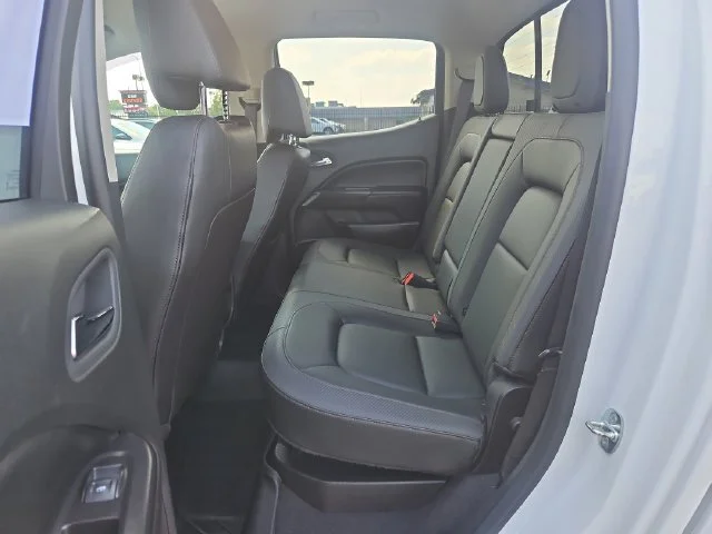 Used 2021 SUMMIT WHITE GMC 4WD AT4 w/Leather image 24
