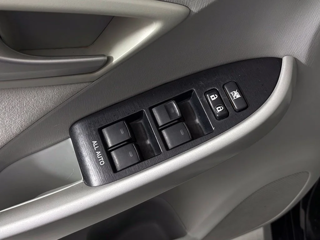 Used 2014 Black Toyota Two image 15