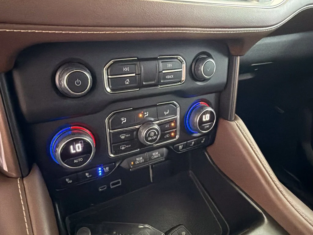 Used 2022 White Chevrolet High Country image 48