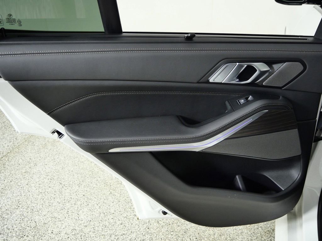 2026 BMW X5 M60i - Photo 31