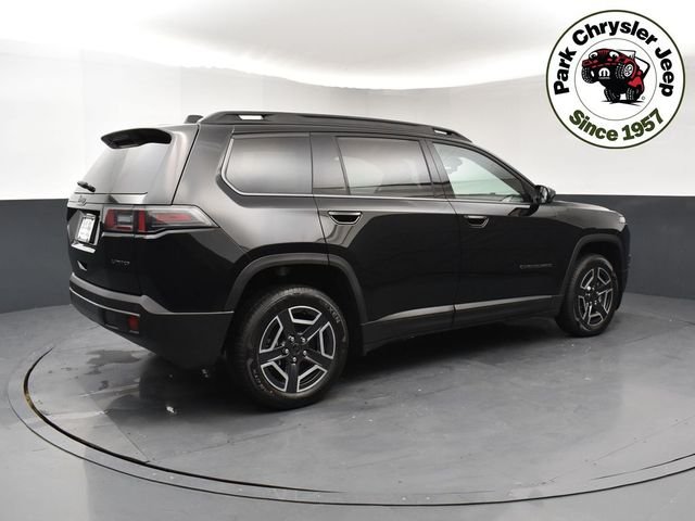 New 2026 Diamond Black Crystal Pearl-Coat Exterior Paint Jeep Limited image 6