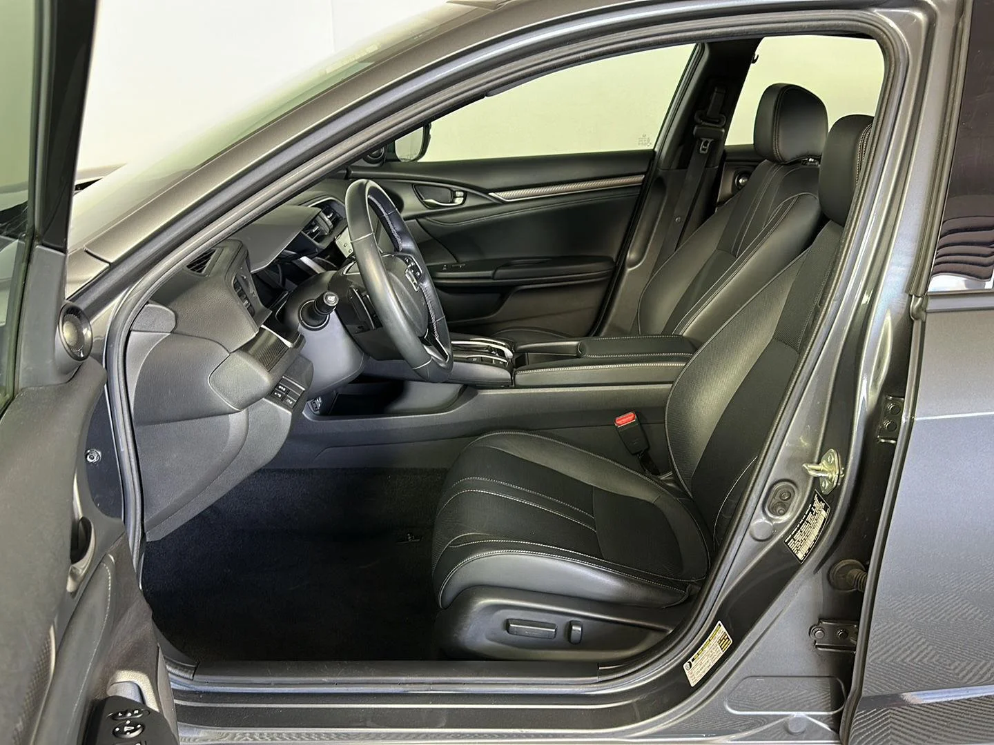 Used 2019 Polished Metal Metallic Honda Sport Touring image 5
