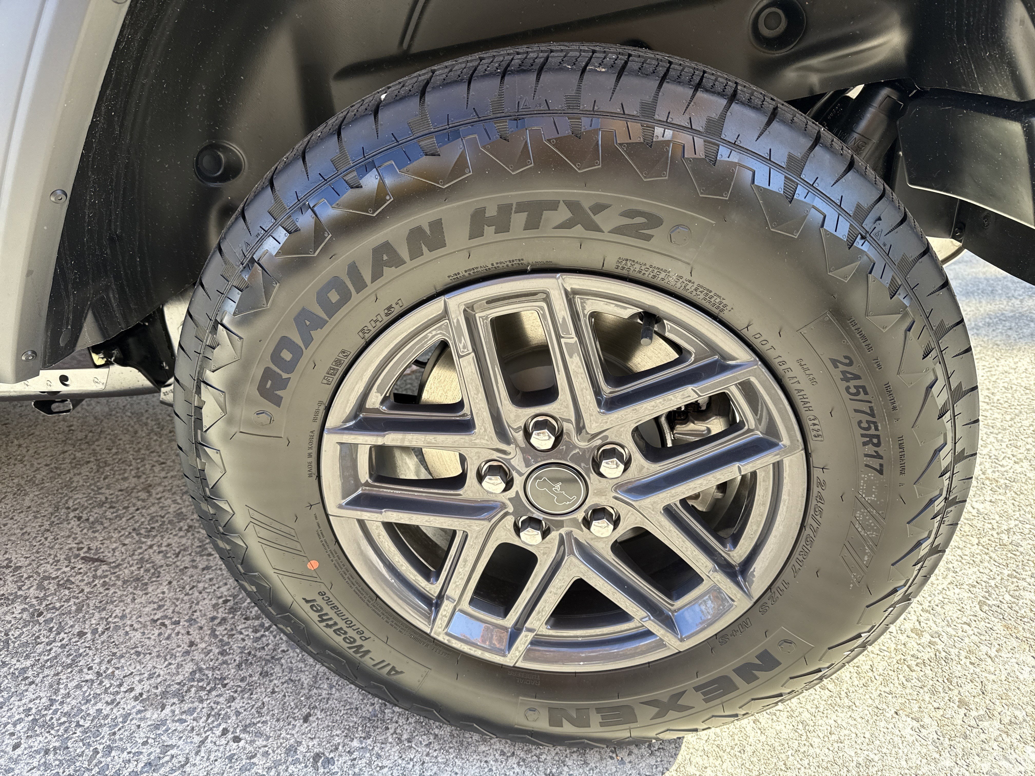 New 2026 Granite Crystal Metallic Clearcoat Jeep Sport S image 21