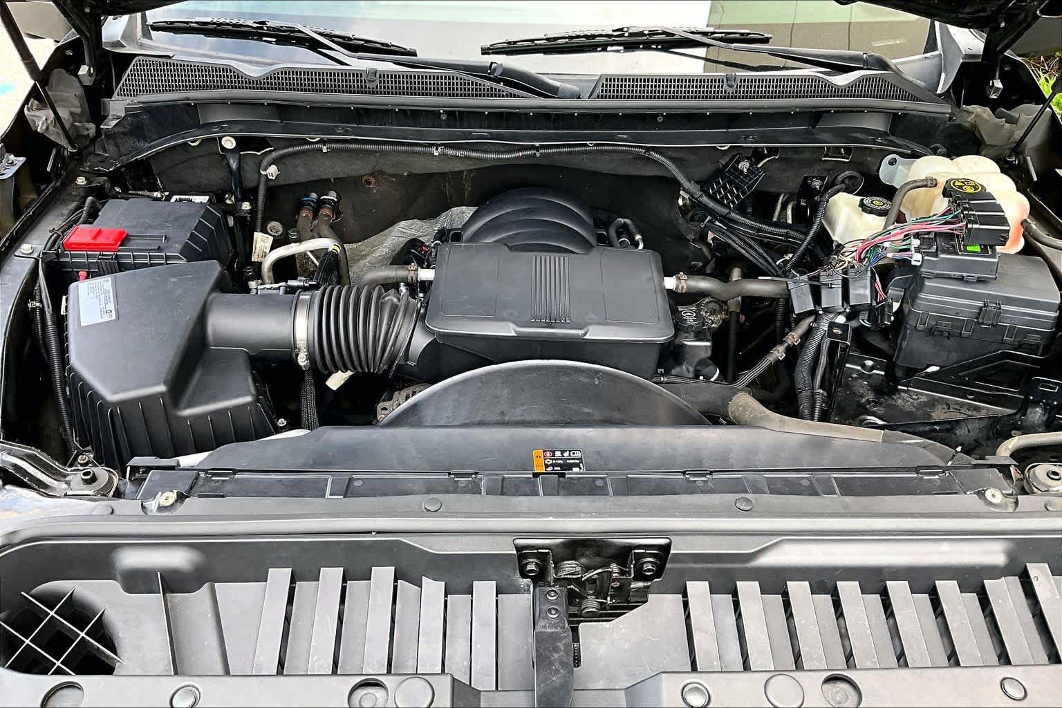 Used 2020 Onyx Black GMC SLE image 30