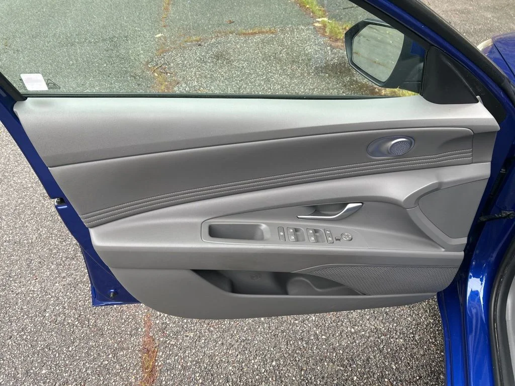 Used 2023 Blue Hyundai SEL image 13