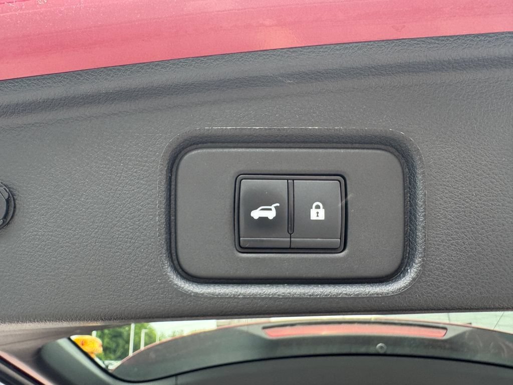 2024 Nissan Pathfinder SV - Photo 37