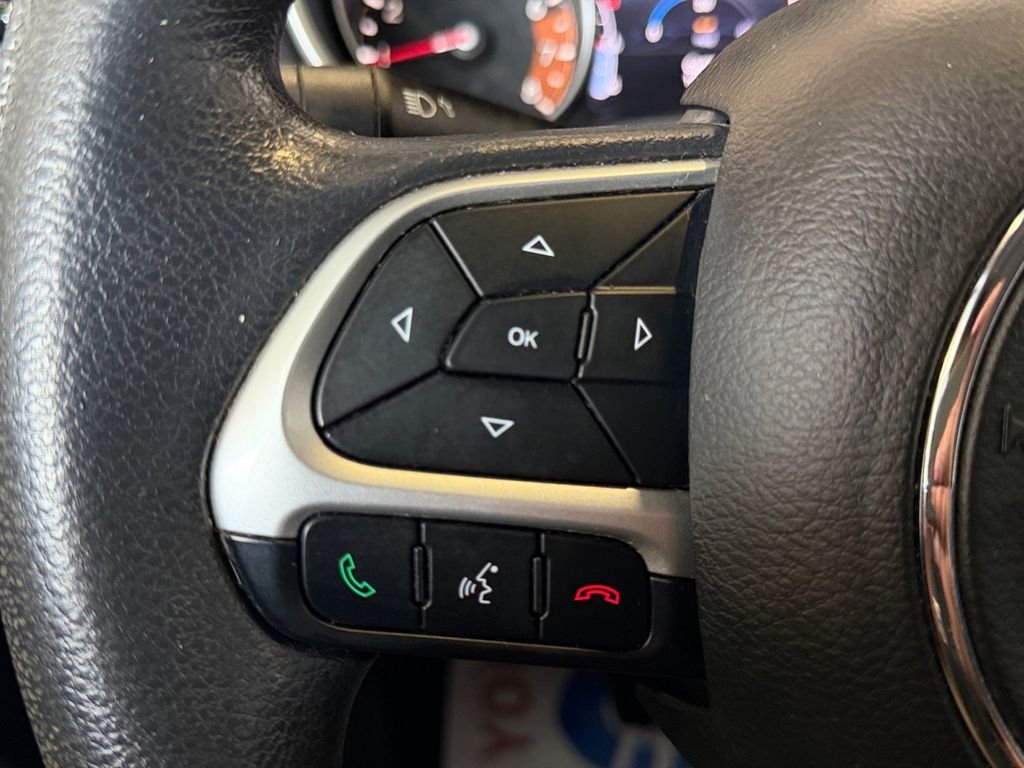 Used 2018 White Jeep Sport image 26
