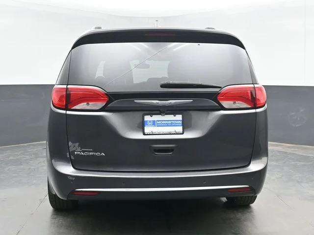 Used 2017 Gray Chrysler Touring L Plus image 8