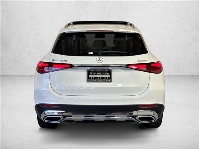 New 2026 MANUFAKTUR Moonlight White Metallic Mercedes-Benz GLC 300 image 36