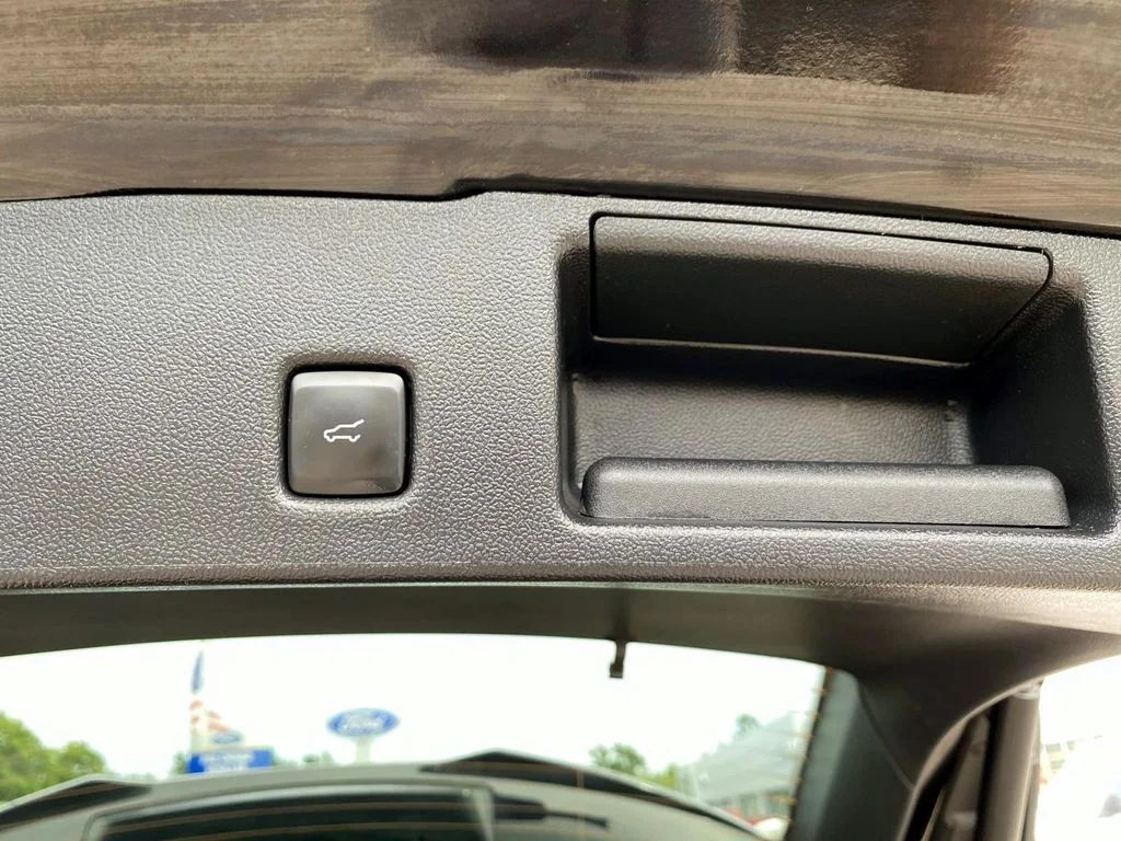 Used 2025 Black Metallic Ford ST-Line Select image 7
