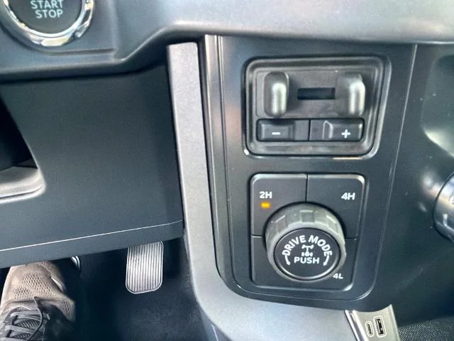 New 2026 Avalanche Ford XLT image 42