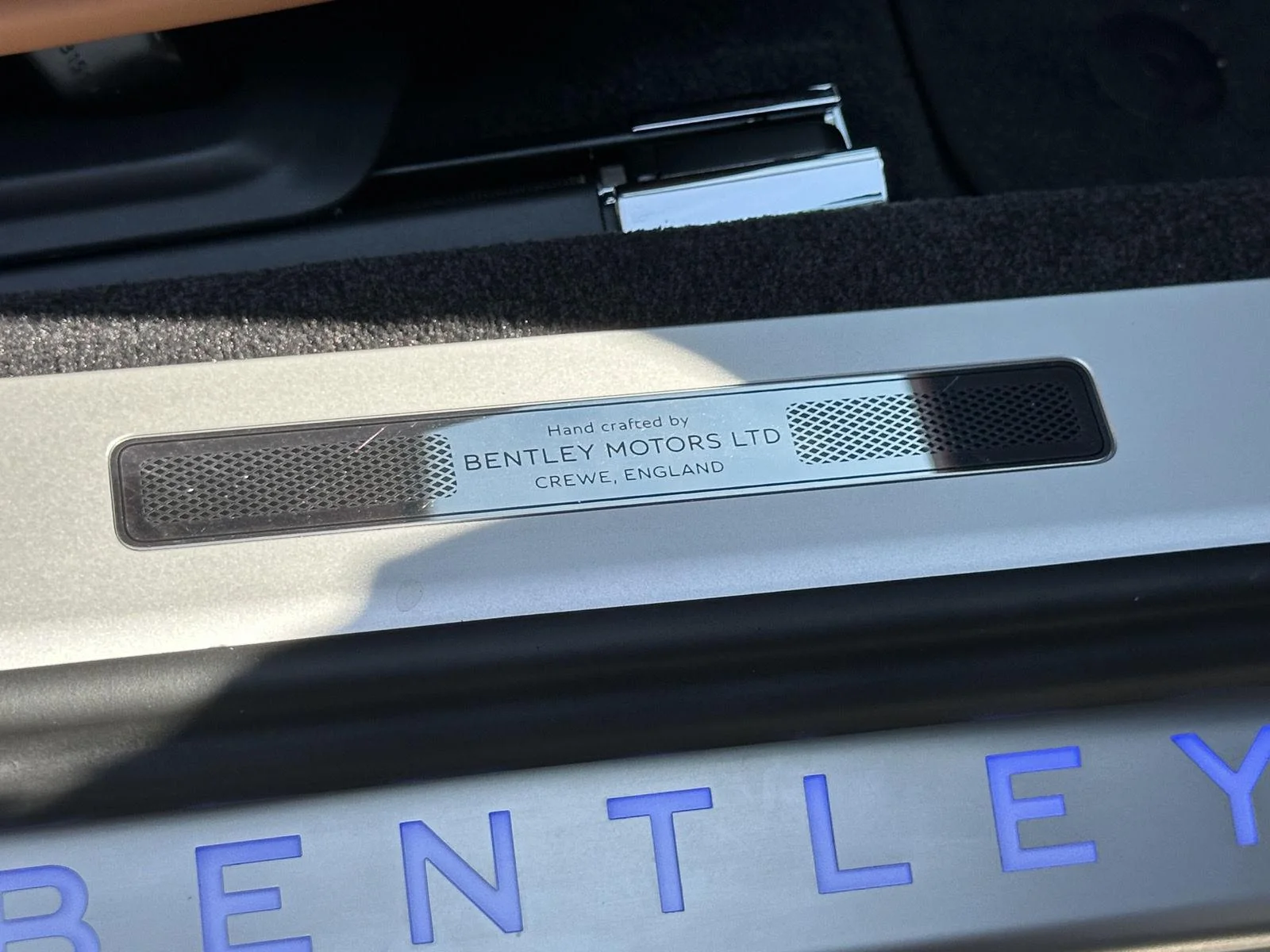 Certified Used 2020 Dark Sapphire BENTLEY  image 17